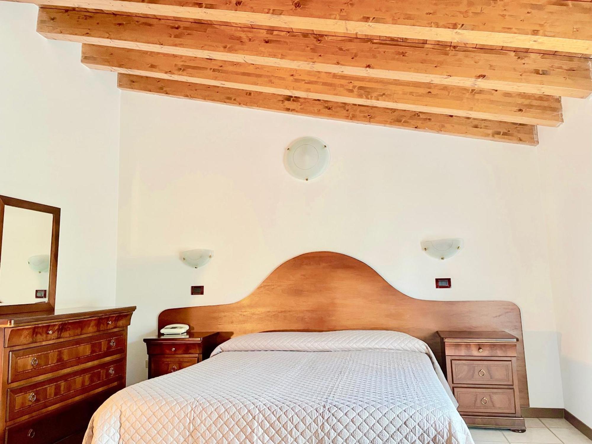 Hotel Edelweiss サン・ゼーノ・ディ・モンターニャ エクステリア 写真