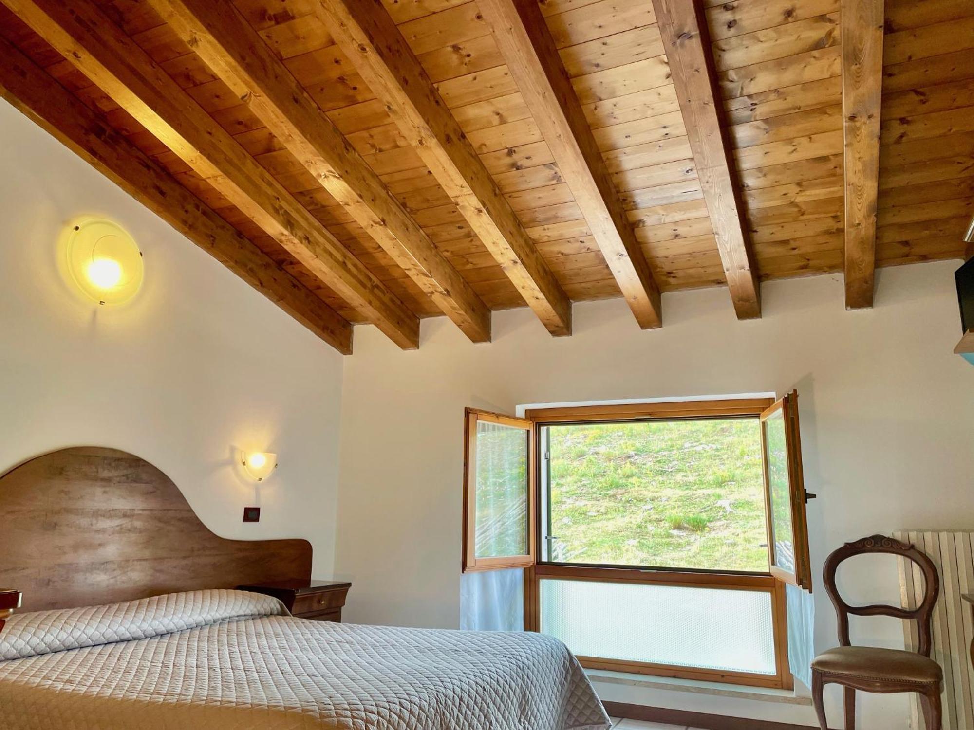 Hotel Edelweiss サン・ゼーノ・ディ・モンターニャ エクステリア 写真