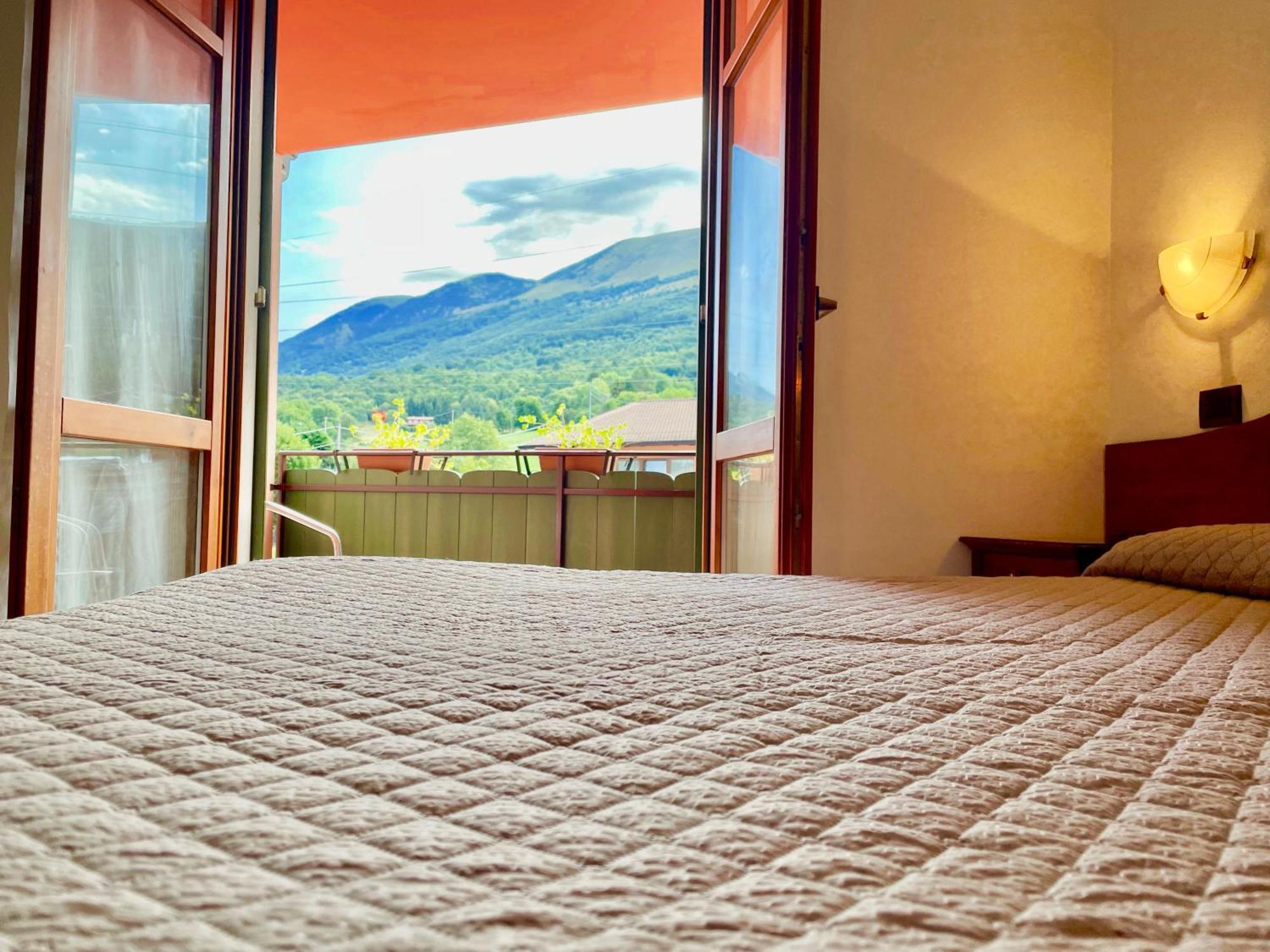 Hotel Edelweiss サン・ゼーノ・ディ・モンターニャ エクステリア 写真